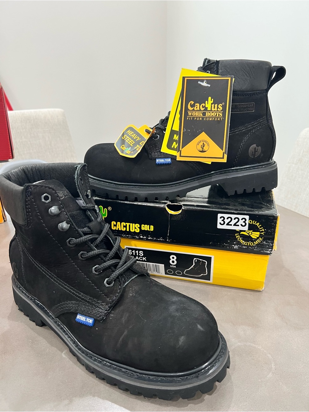Cactus Low Top Black Steel Toe Work boot 611S - Womens size 6.5/ Mens - Size 8